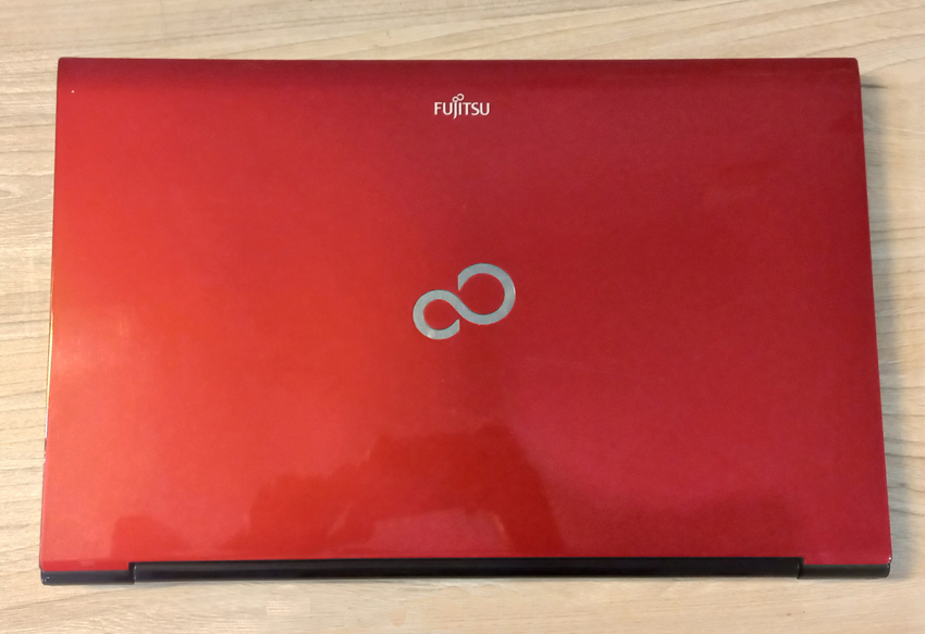 لپتاپ استوک Fujitsu  با قیمت مناسب