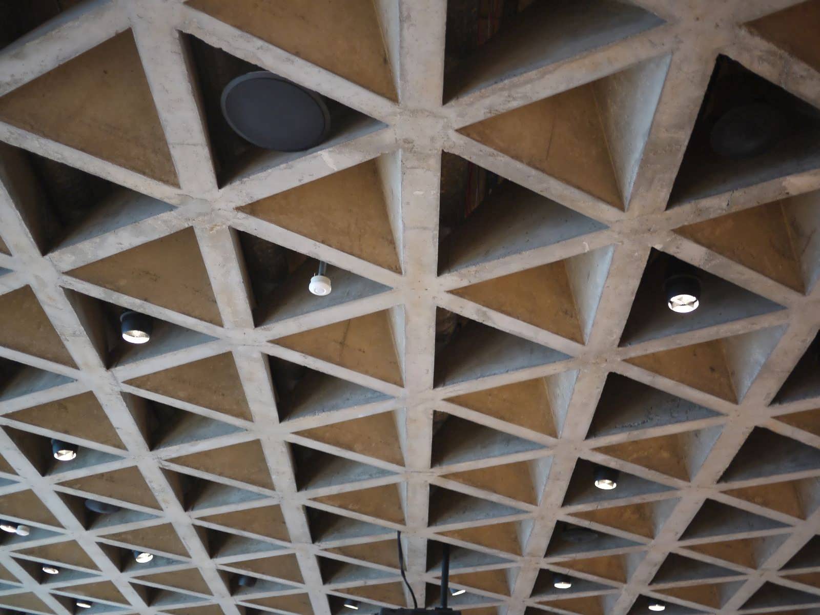 گروه مهندسی راهنما سازه اجرای تخصصی اسکلت‌های بتنی