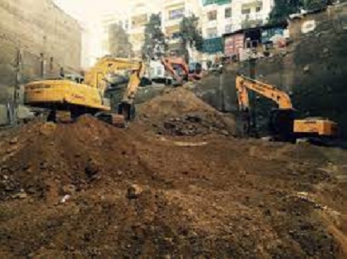 خاکبرداری و خاکریزی . موج شکن و اسکله. تسطیح جاده