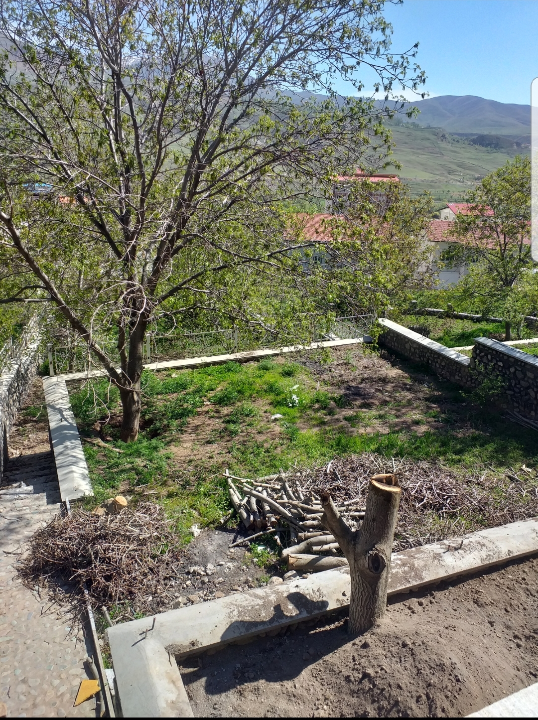 زمین در طالقان
