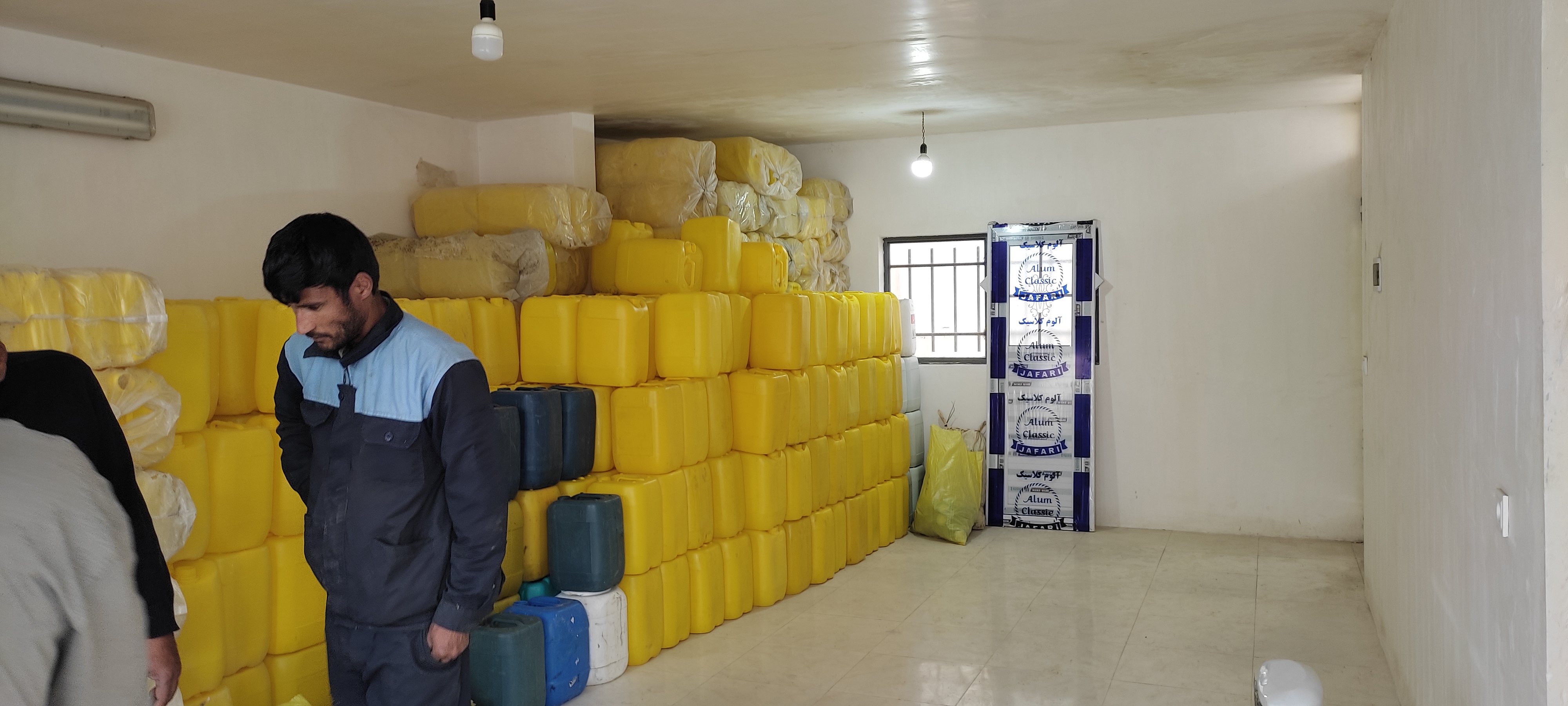 فروش اسید سولفوریک,نیتریک,کلریدریک,آب ژاول و سود مایع