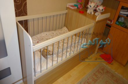 کمد لباس تخت و تشک خواب کودک برند یاسمین زیر تخت دو کشو بزرگ دارد. قیمت 1,000,000 توافقی