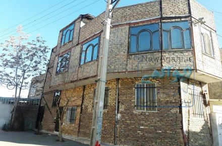 مسکونی سه کله بهر خیابان