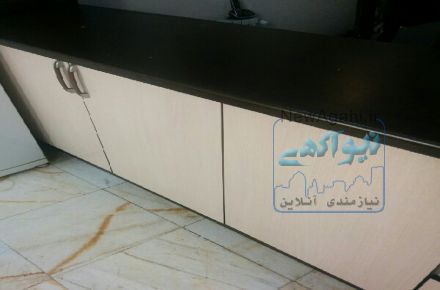 کابینت به همراه ویترین شیشه ای