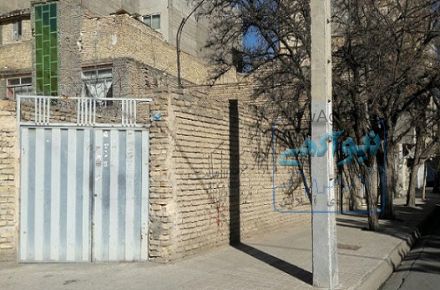 منزل کلنگی سر دونبش موقعیت عالی